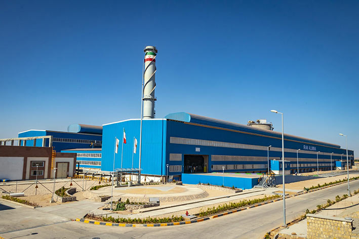 افزایش 63.5 درصدی فروش شرکت آلومینای ایران در سال 1404