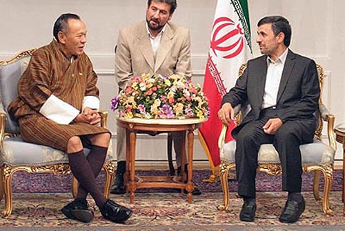 لباس عجیب یک نخست وزیر در تهران