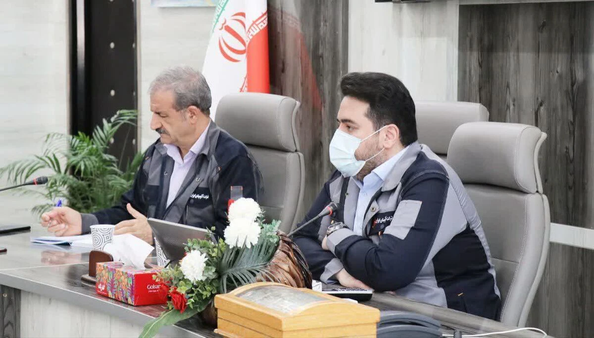 نشست مدیرعامل و جمعی از مدیران شرکت آلومینای ایران با اعضای شورای اسلامی کار